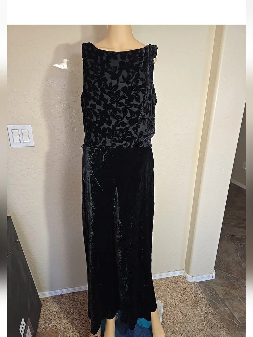 Eileen West Black Velvet Floral Burnout Dress Size 10 Please See Measurements